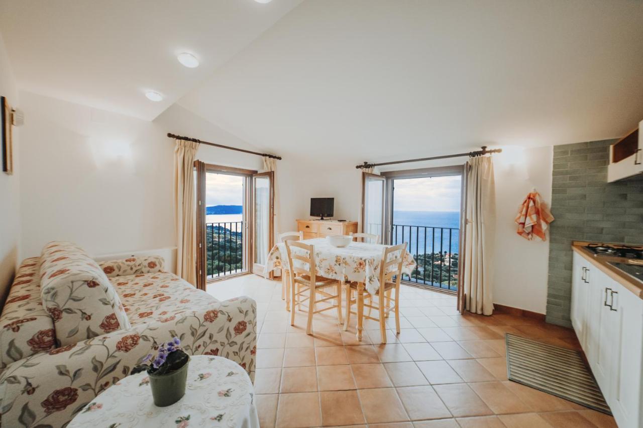 Апарт отель Residenza Golfo Degli Ulivi Каприоли Экстерьер фото