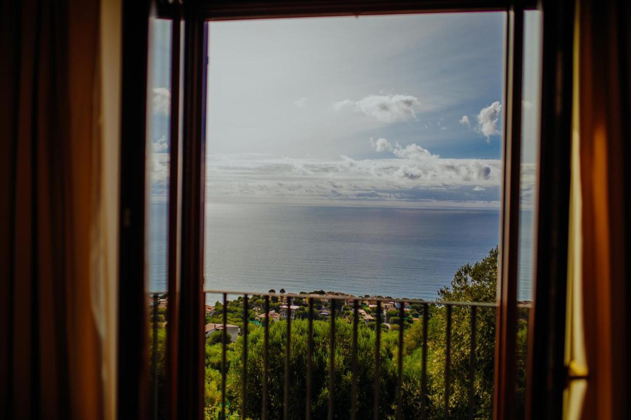 Апарт отель Residenza Golfo Degli Ulivi Каприоли Экстерьер фото